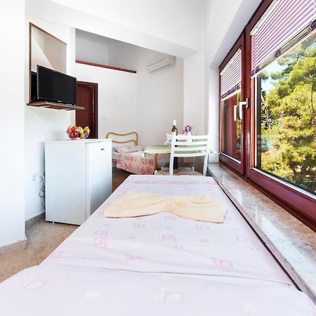 Near Beach And Rovinj Center 4 Apartment ภายนอก รูปภาพ