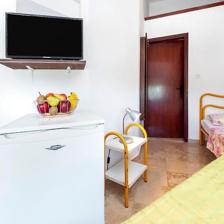 Near Beach And Rovinj Center 4 Apartment ภายนอก รูปภาพ
