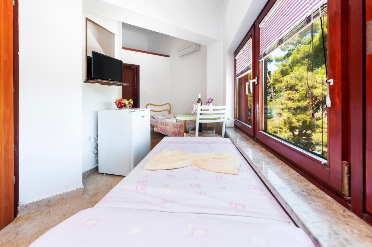 Near Beach And Rovinj Center 4 Apartment ภายนอก รูปภาพ